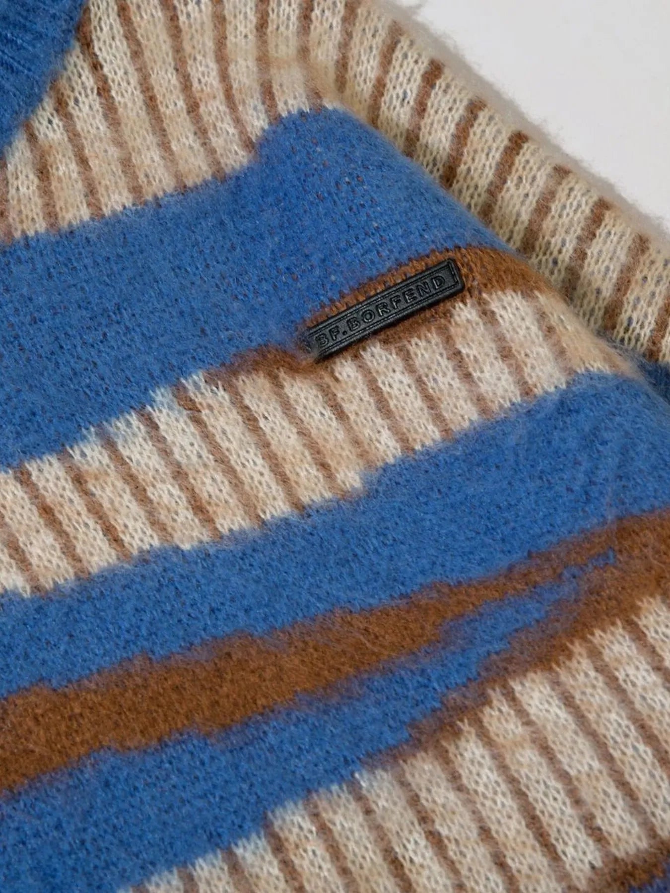 18eb916e2fbf42819509d3e6c1ccc340-Max-Origin